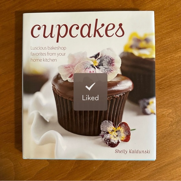 CUPCAKES COOKBOOK, MACAROONS COOKBOOK, PURE VANILLA COOKBOOK (ALL 3 HARDBACK) - Picture 4 of 15